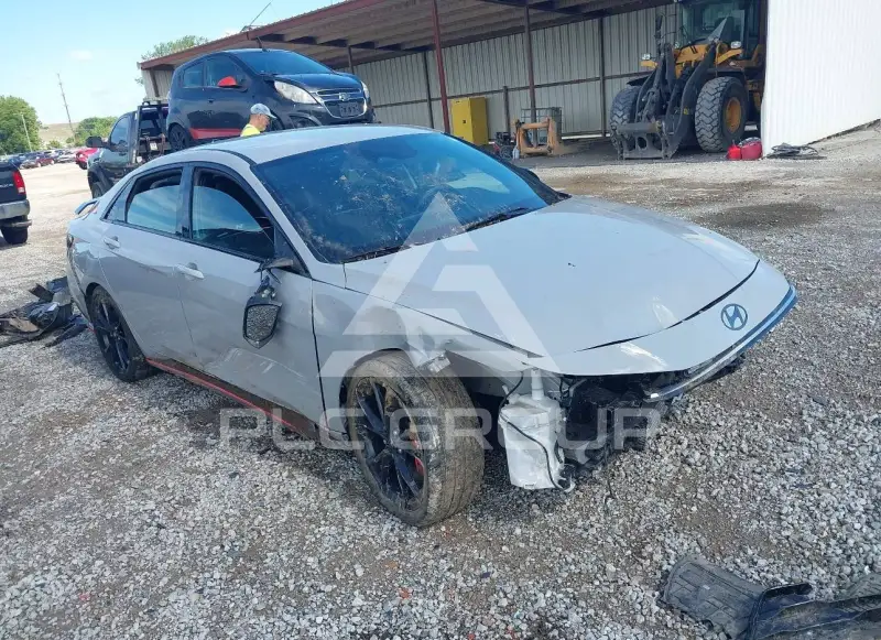 2025 Hyundai Elantra фото