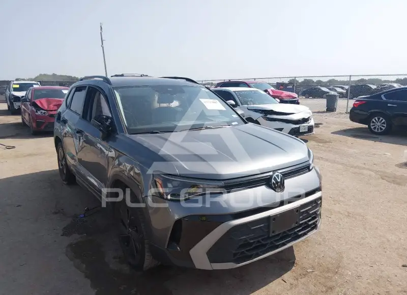 2025 Volkswagen Taos photo