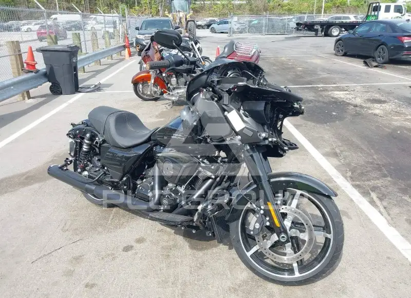 2026 Harley-Davidson FLTRX фото