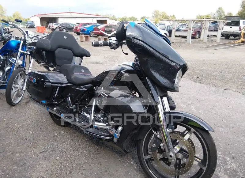 2026 Harley-Davidson FLHX фото