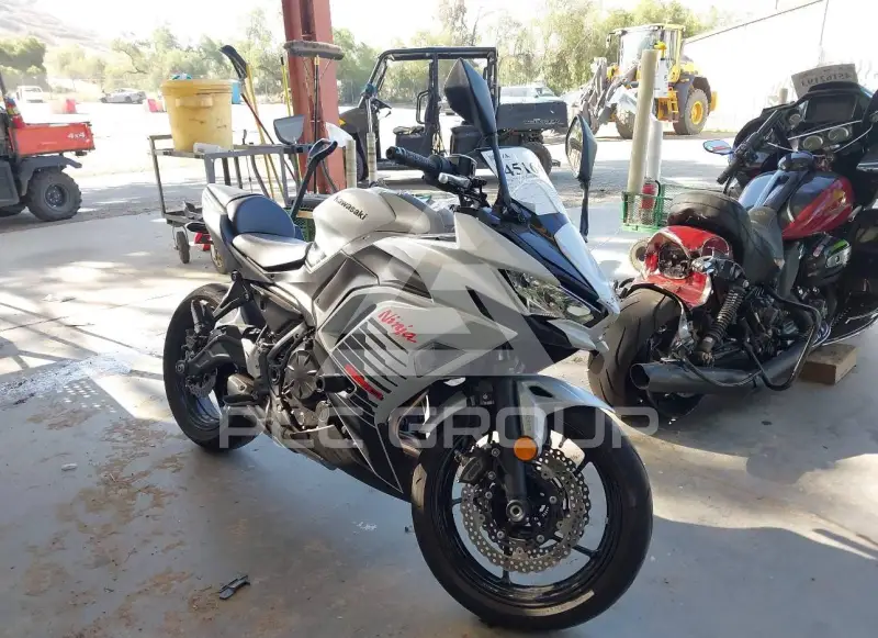 2026 Kawasaki EX650 фото