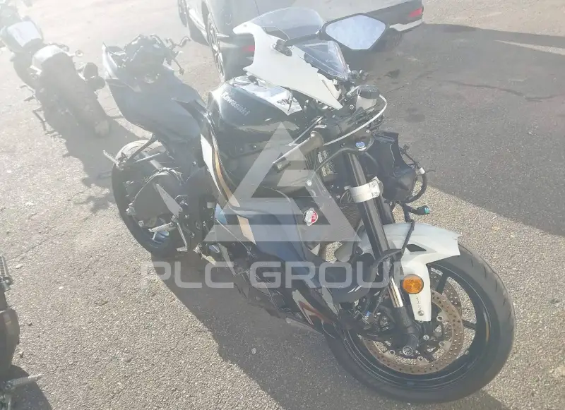 2026 Kawasaki ZX636 photo