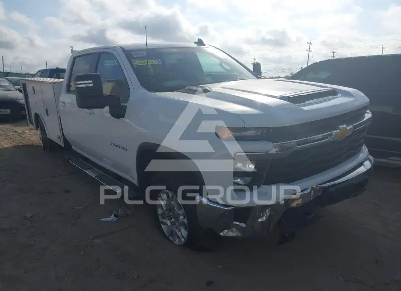 2026 Chevrolet SILVERADO photo
