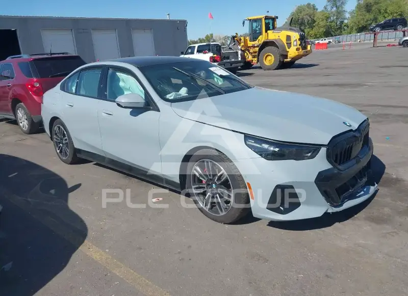 2026 BMW 530 фото
