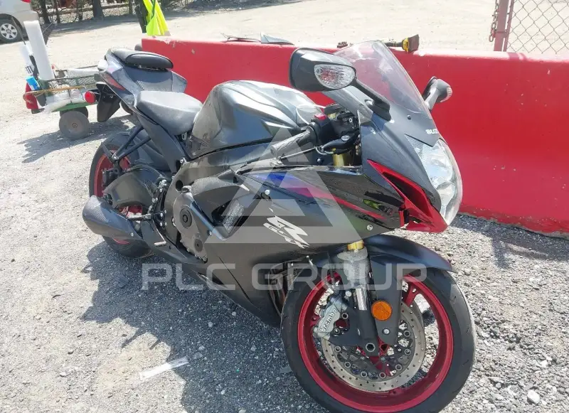 2026 Suzuki GSX-R750 фото