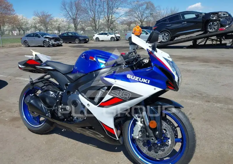 2026 Suzuki GSX-R600 фото
