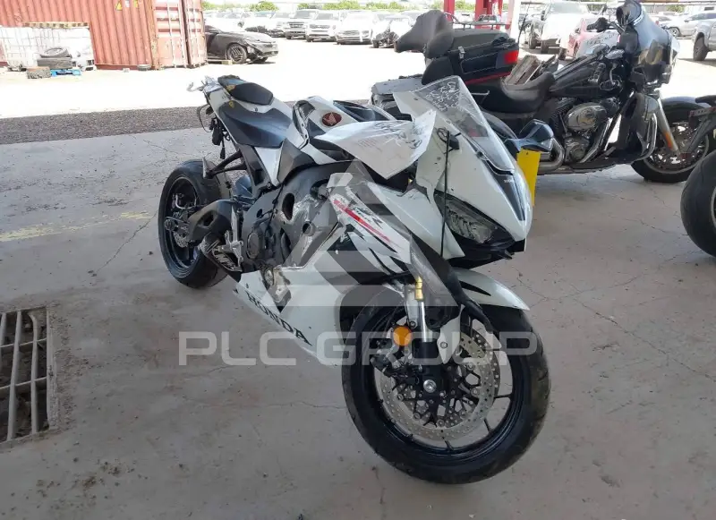 2026 Honda CBR1000 фото