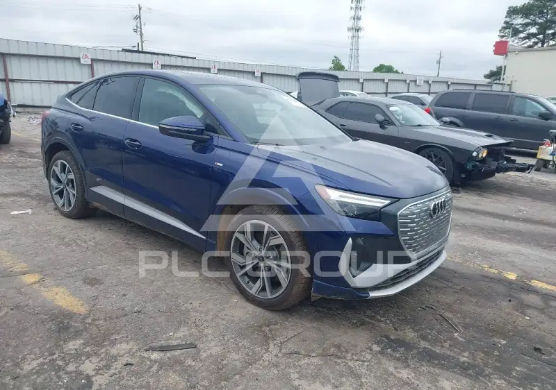 2026 Audi Q4 фото