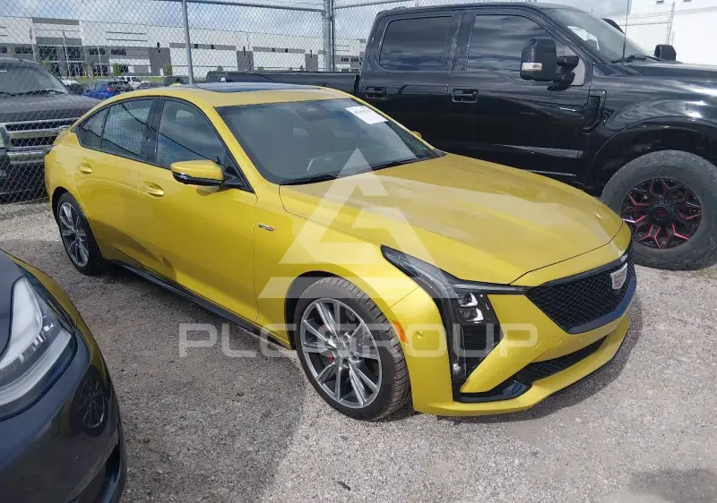 2026 Cadillac CT5 фото
