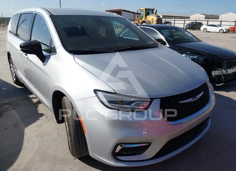 2026 Chrysler PACIFICA photo