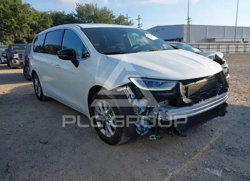 2026 Chrysler PACIFICA photo