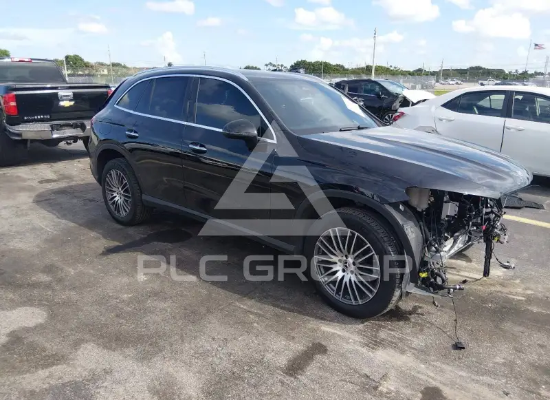 2026 Mercedes Benz GLC 300 фото