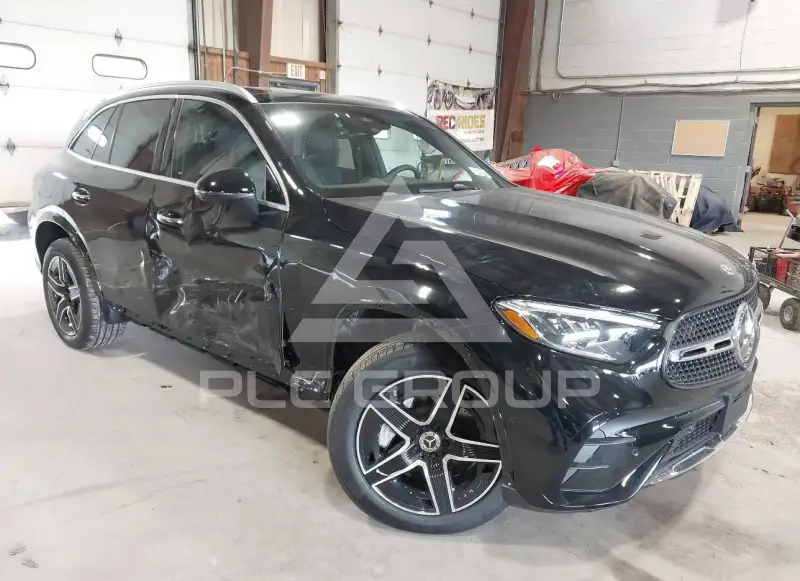 2026 Mercedes Benz GLC 300 photo