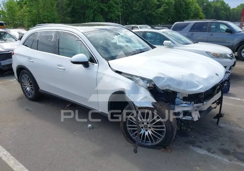 2026 Mercedes Benz GLC 300 фото