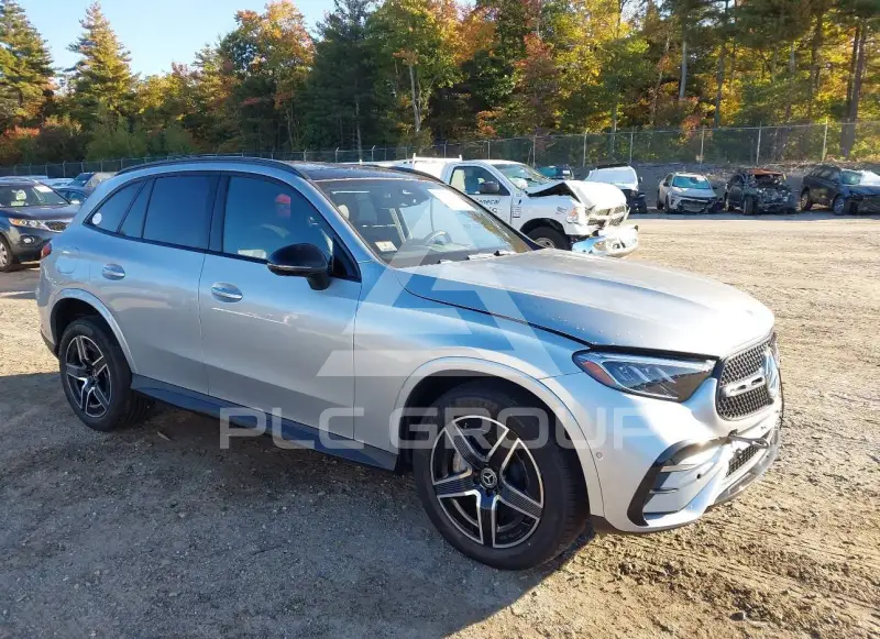 2026 Mercedes Benz GLC 300 фото