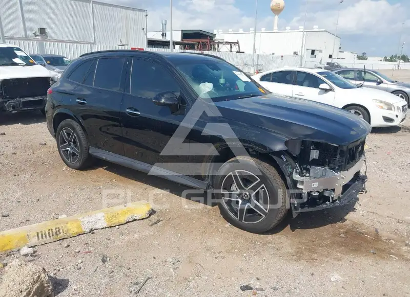 2026 Mercedes Benz GLC 300 фото