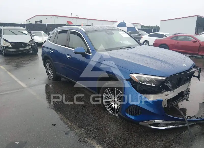 2026 Mercedes Benz GLC 300 фото