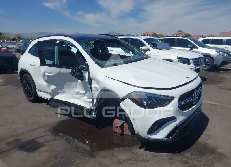 2026 Mercedes Benz GLA 250 фото