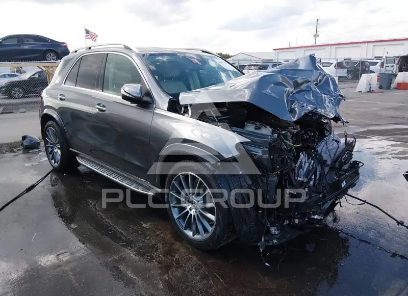 2026 Mercedes Benz GLE 450 фото