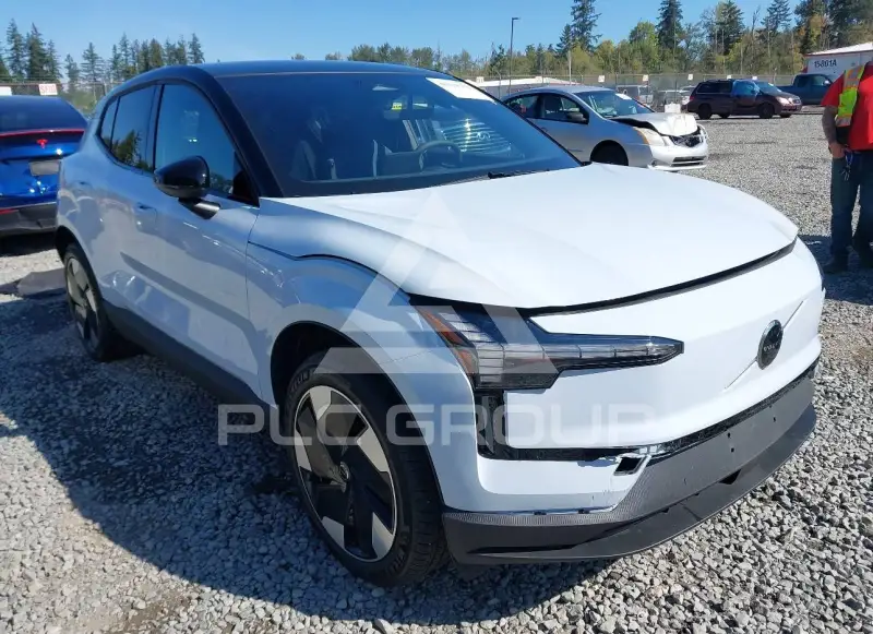 2026 Volvo EX 30 фото