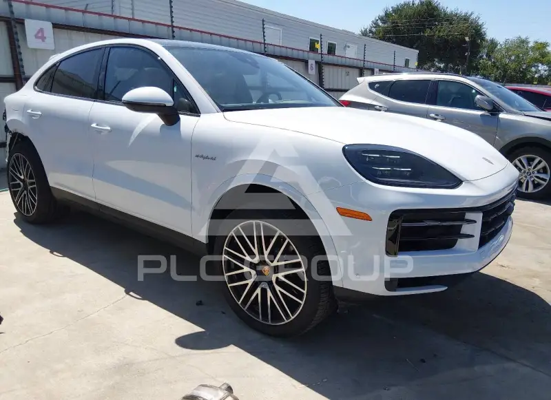 2026 Porsche CAYENNE photo