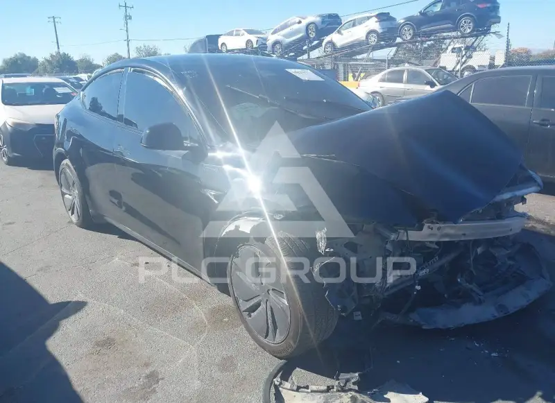 2026 Tesla Model Y фото