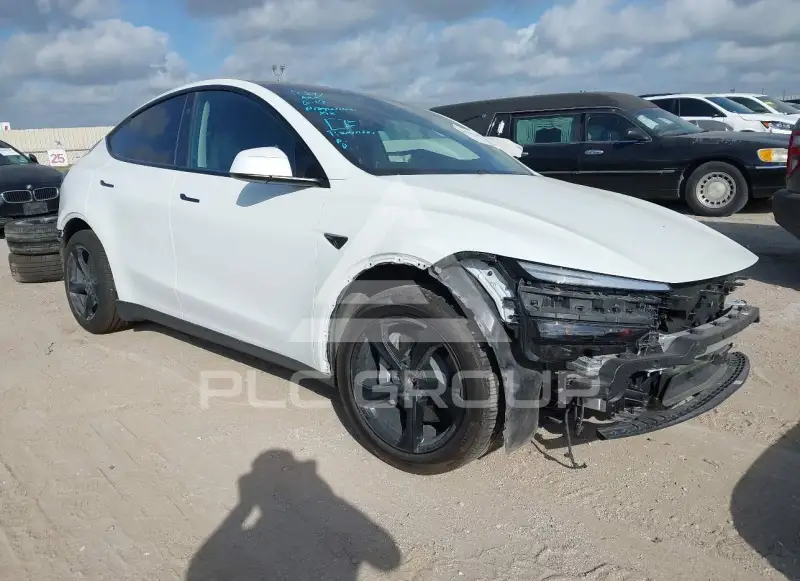 2026 Tesla Model Y фото
