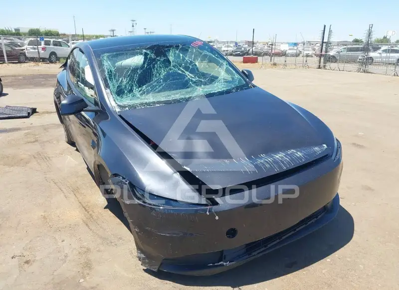2026 Tesla Model Y фото