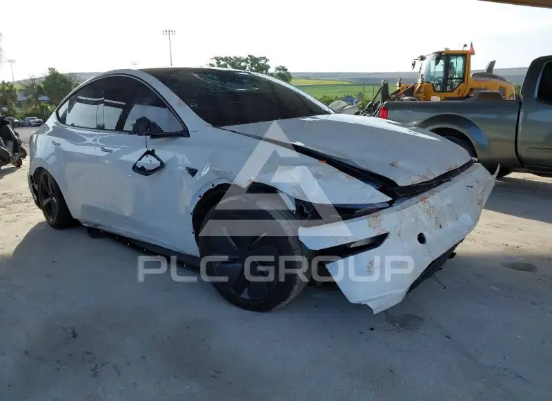 2026 Tesla Model Y фото