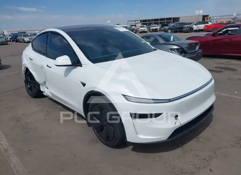2026 Tesla Model Y фото