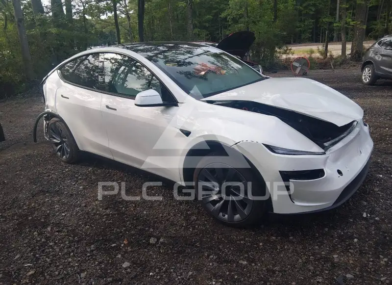 2026 Tesla Model Y фото