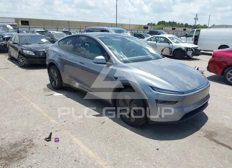 2026 Tesla Model Y фото