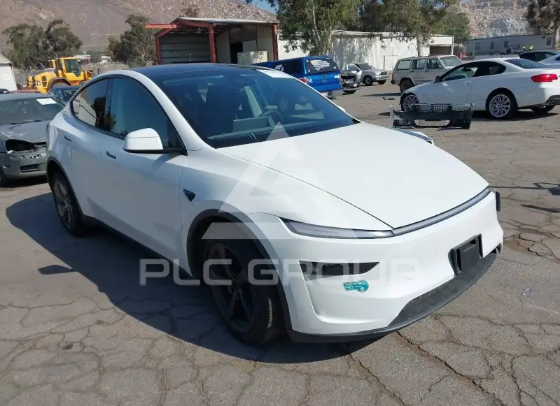2026 Tesla Model Y фото