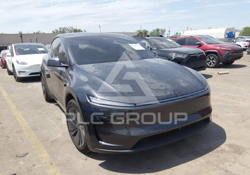 2026 Tesla Model Y фото