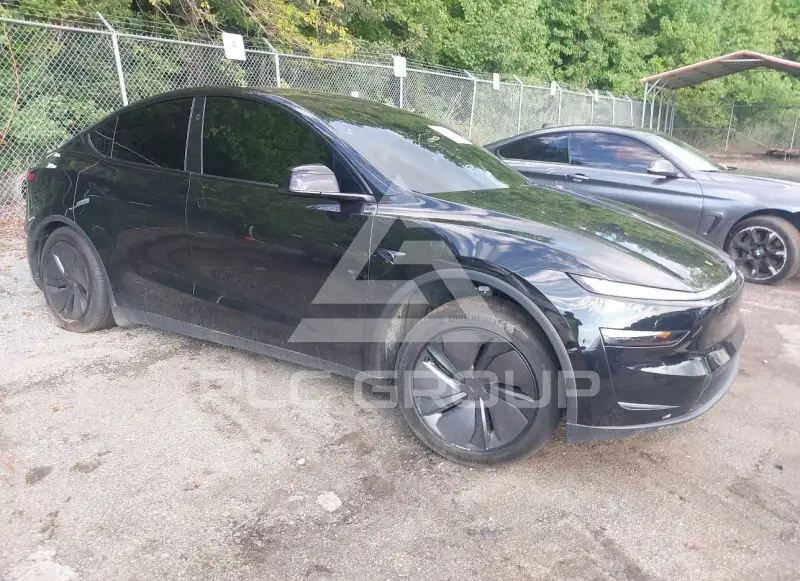 2026 Tesla Model Y фото