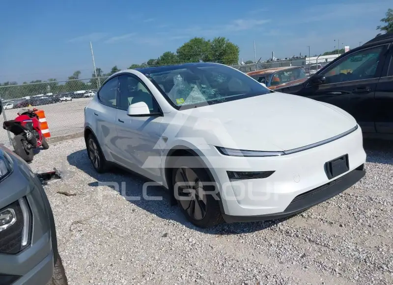 2026 Tesla Model Y фото