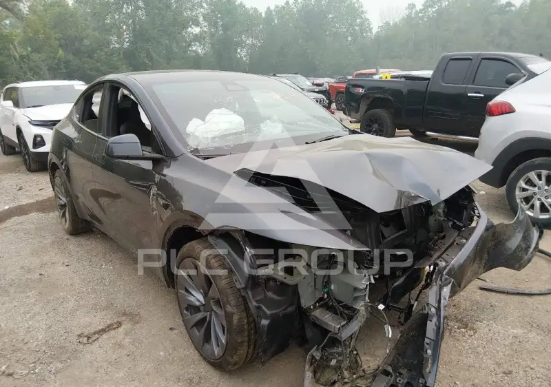 2026 Tesla Model Y фото