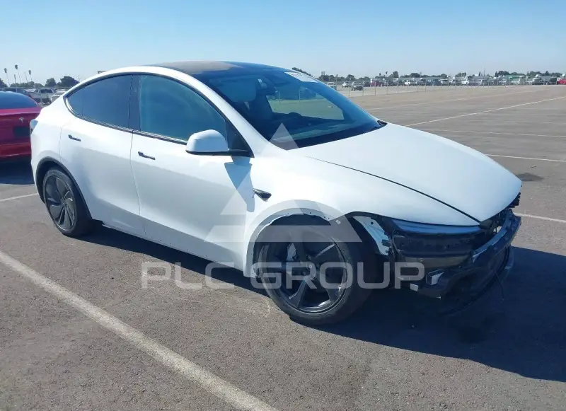 2026 Tesla Model Y фото