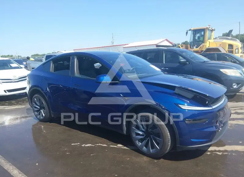 2026 Tesla Model Y фото