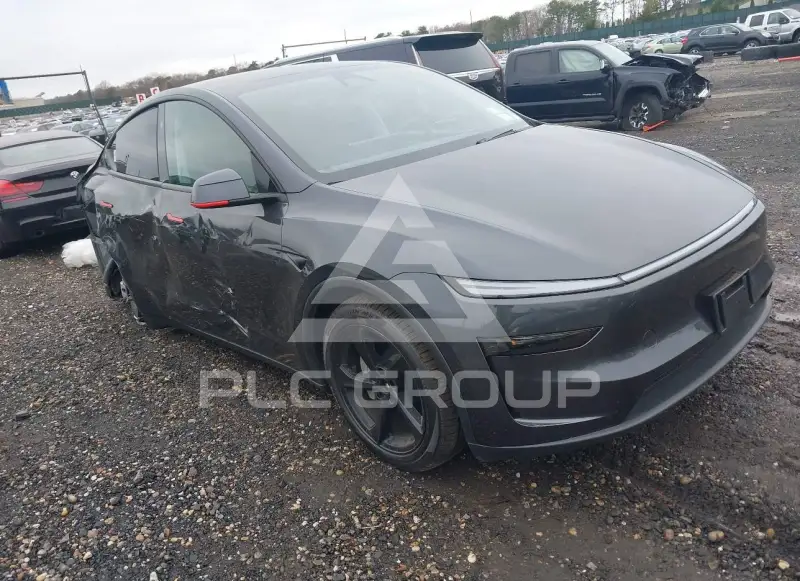 2026 Tesla Model Y фото