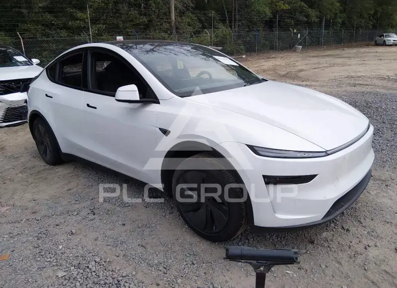 2026 Tesla Model Y фото