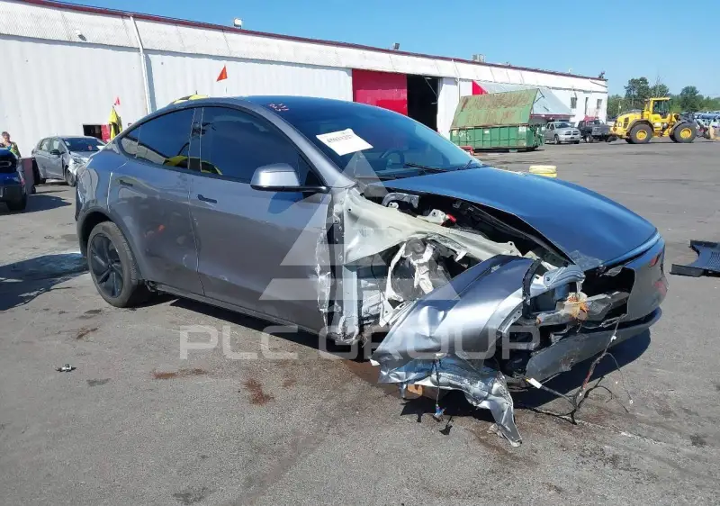 2026 Tesla Model Y фото