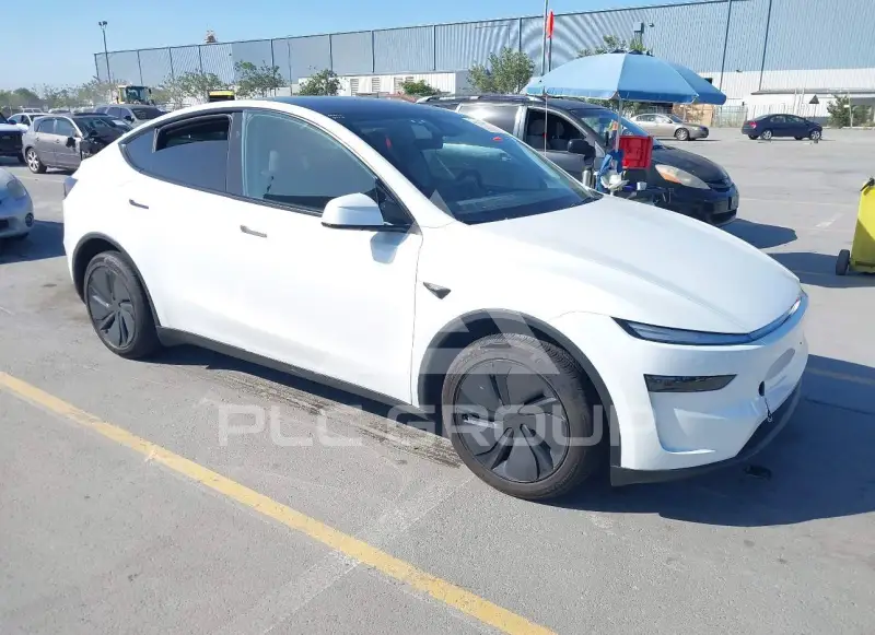 2026 Tesla Model Y фото
