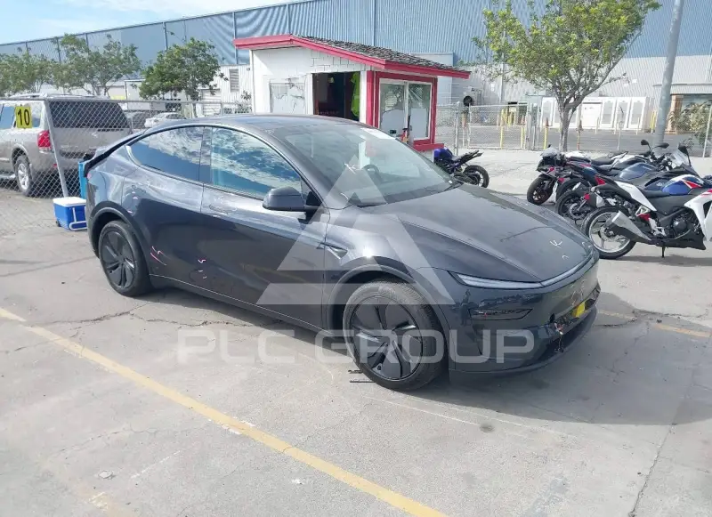 2026 Tesla Model Y фото