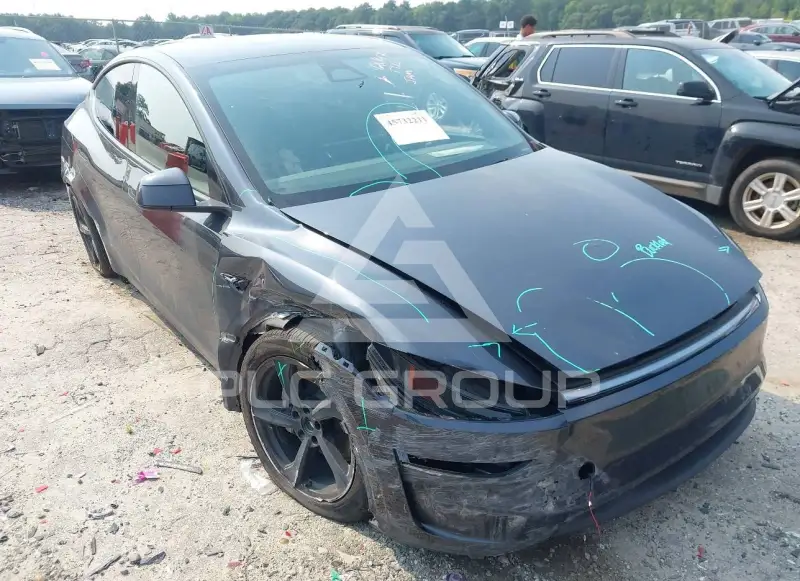 2026 Tesla Model Y фото