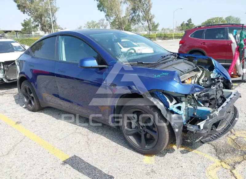 2026 Tesla Model Y фото