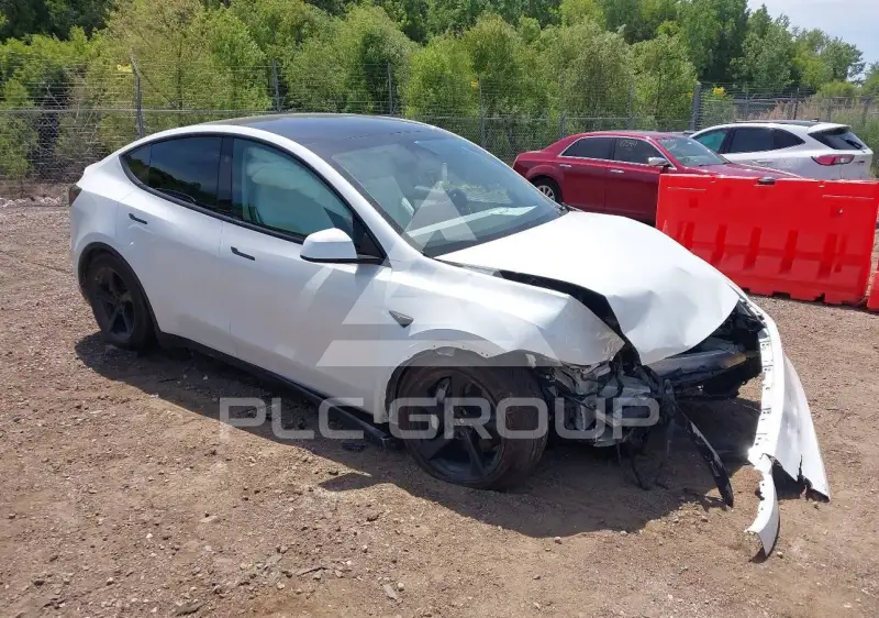 2026 Tesla Model Y фото