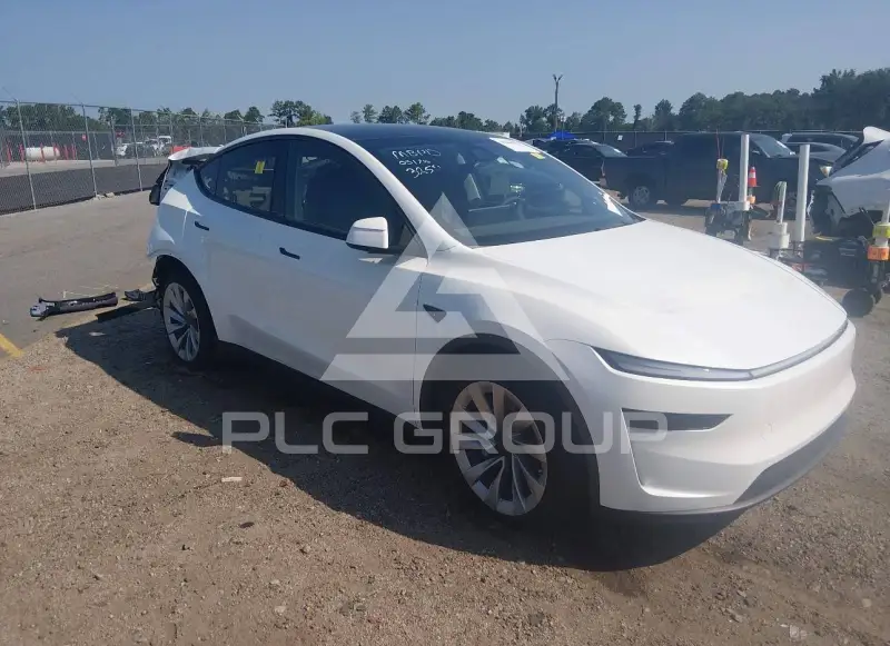 2026 Tesla Model Y фото