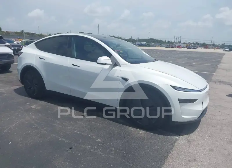 2026 Tesla Model Y фото