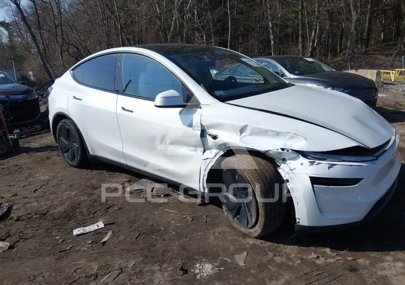 2026 Tesla Model Y фото